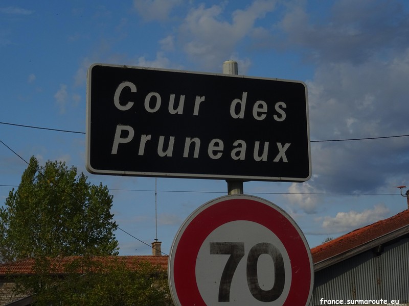 Cour des Pruneaux H 52.JPG