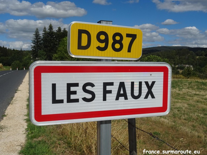 Les Faux H 48.JPG