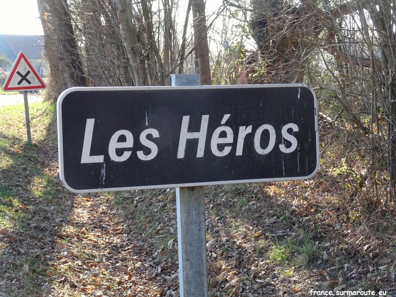Les Héros H 23.JPG