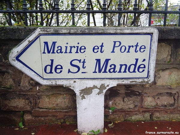 Poteau flèche Saint-Mandé V 11 4.JPG