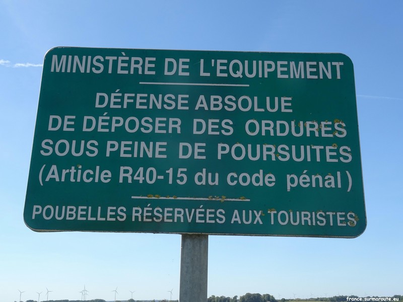 DP M_E parking RD 937 du 80.JPG