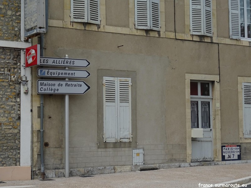 Flèche Saint-Pierre-le-Moutier.JPG