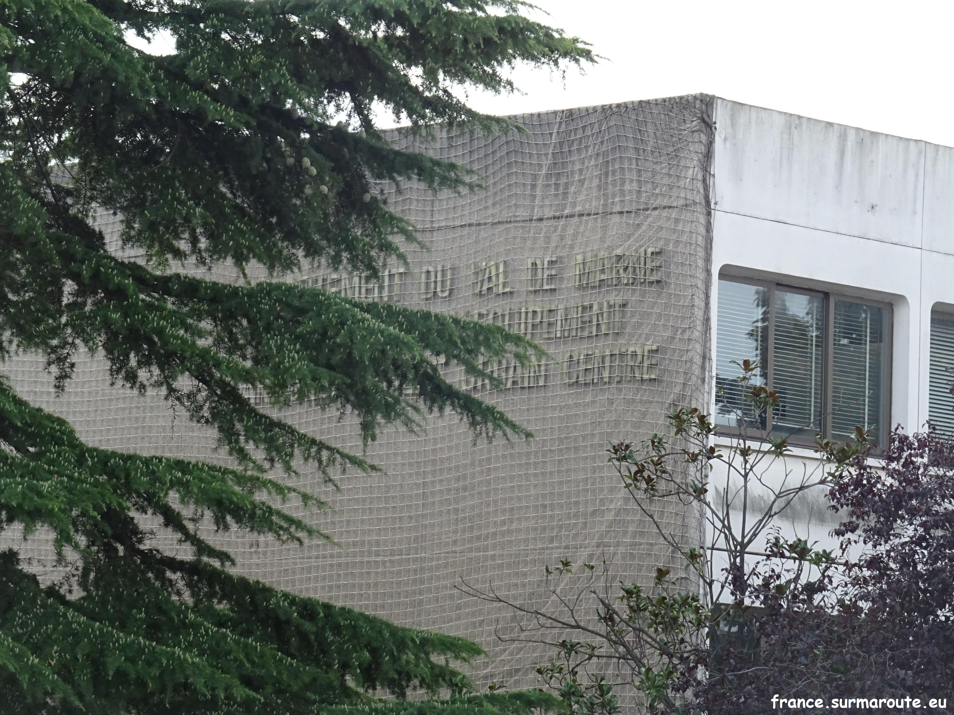 Siège Arrdt Urbain Centre 94.JPG