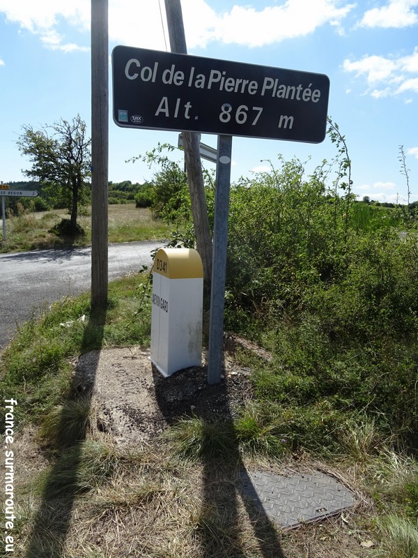 12-30 Pierre plantée.JPG