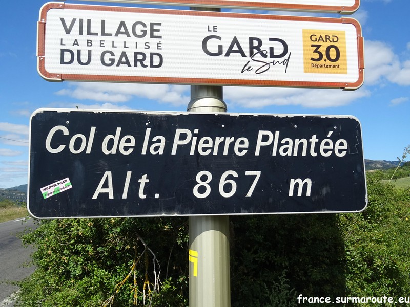 30 Pierre plantée (1).JPG