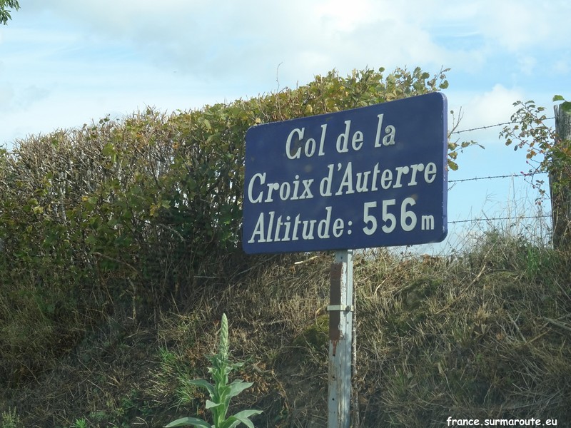 69-71 Croix d'Auterre.JPG