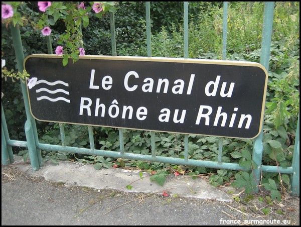 CANAL DU RHONE AU RHIN 90.JPG