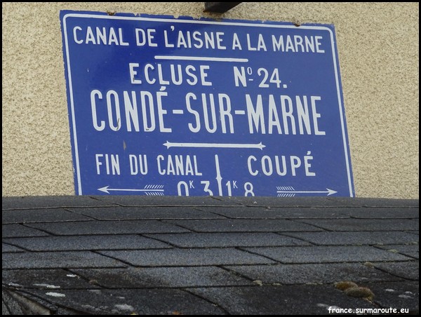 Canalde la Marne à l'Aisne bis.JPG