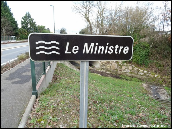 MINISTRE 47.JPG