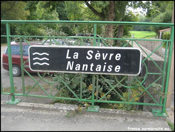 SEVRE NANTAISE 85.JPG