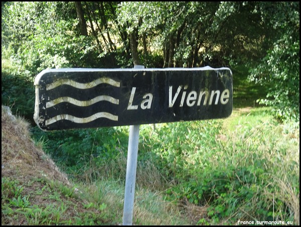 VIENNE à son premier pont 19.JPG